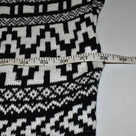 Chelsea & Theadore Open Front Fringe Wrap Sweater Black and White Size M - Picture 5 of 9